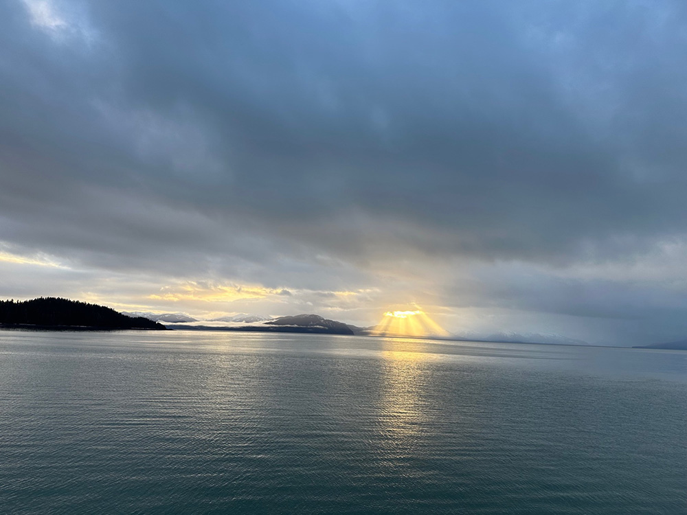 An Alaska sunset over the ocean